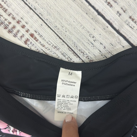 2 piece‎ Floral Swimwear Sz. M - Picture 7 of 8